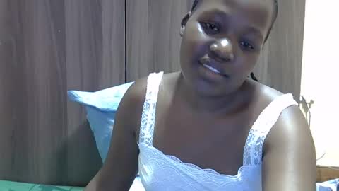 Snapshot of gina_sassy chatting on October 19, 11:53 pm Adiliah online show from October 19, 11:53 pm