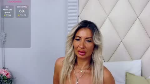 Gina online show from June 25, 8:47 pm