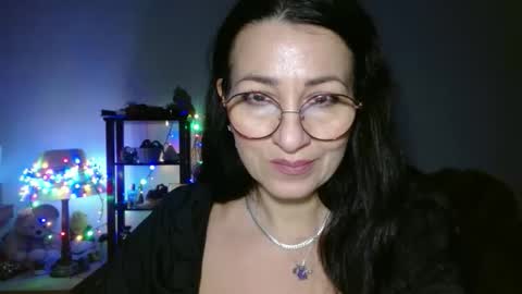 GinaONeon online show from February 6, 8:11 pm