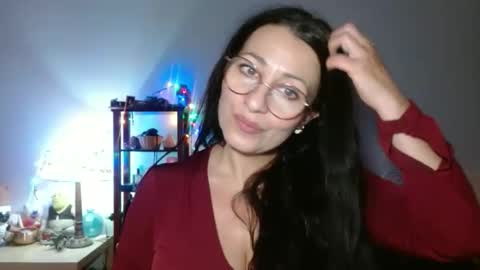 GinaONeon online show from December 5, 8:50 pm