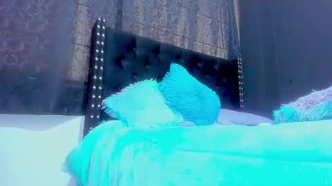 Miss online show from November 7, 7:49 pm