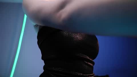        im expecting 350 thumbs up on my altar   online show from March 9, 2:05 am