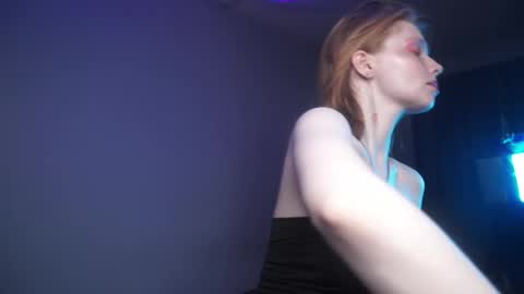 Snapshot of ginger_hugs chatting on October 16, 10:52 pm im expecting 350 thumbs up on my altar online show from October 16, 10:52 pm