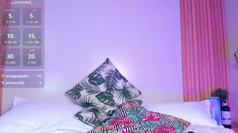        online show from December 4, 9:25 pm