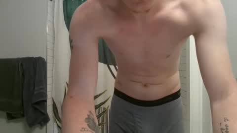 Gingerbr3ad121 online show from September 15, 8:21 pm