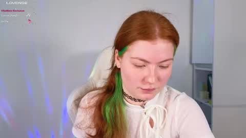 gingercute17 online show from April 17, 5:21 am