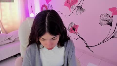 Kendall online show from April 28, 1:59 pm