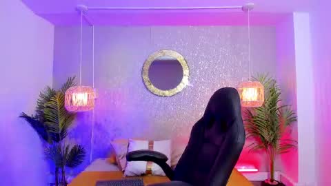 Gio Carangi online show from April 26, 3:04 am