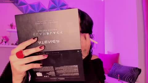 Snapshot of giovanna_oliveira chatting on September 26, 12:18 am Giovanna online show from September 26, 12:18 am