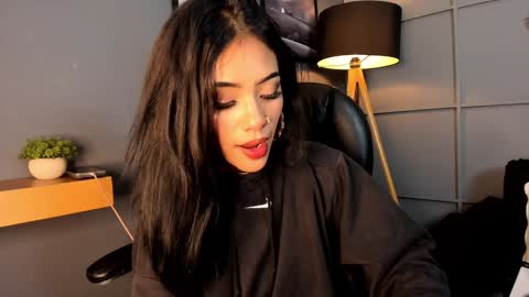 Snapshot of giovanna_oliveira chatting on January 13, 8:26 am Giovanna online show from January 13, 8:26 am