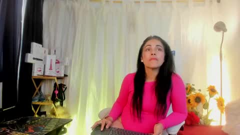 Girasol Walton online show from May 3, 2:23 pm
