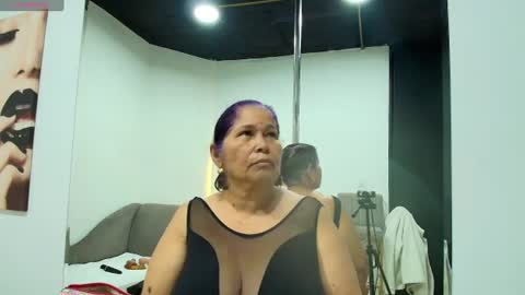 Girl Amada online show from July 8, 6:55 pm