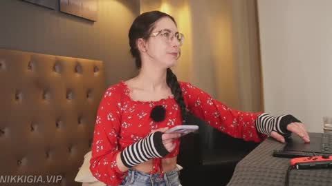 Nikki online show from November 16, 2:19 pm