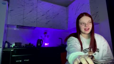 girl_shy07 online show from April 24, 9:28 pm