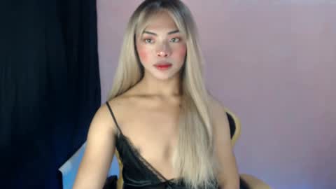 queen ronna online show from March 3, 1:10 am