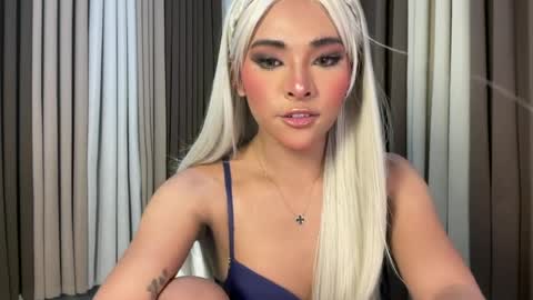 queen ronna online show from June 23, 4:24 pm
