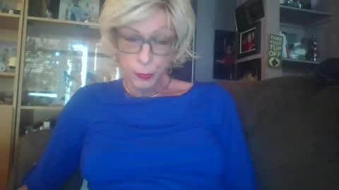 Girlinrock online show from June 4, 1:00 am