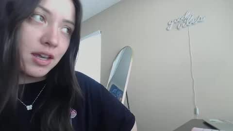 Jasmine online show from December 21, 6:25 pm