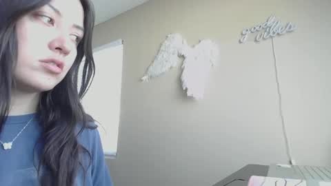 Jasmine online show from March 4, 7:22 pm