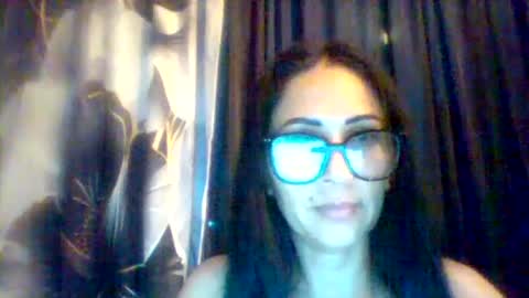 gisell489415 online show from June 16, 8:46 pm