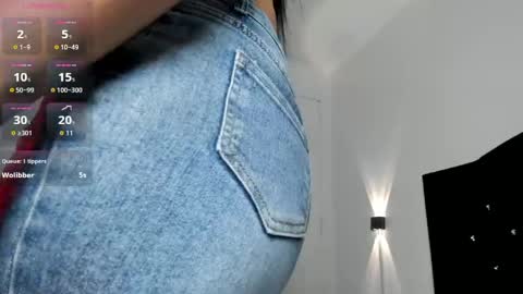 Gisell online show from April 24, 1:24 pm