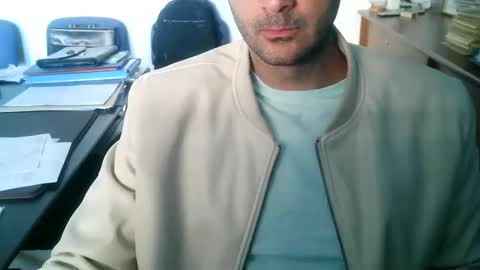 giuseppevai1 online show from April 28, 7:01 am