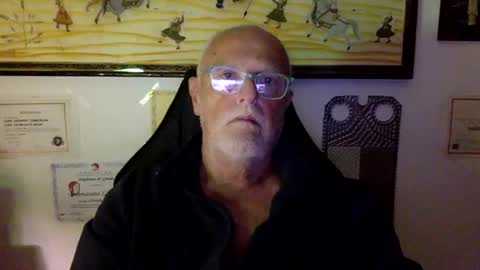 giutomma930394 online show from April 30, 11:42 pm