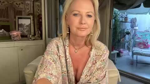 Gl1tter Barbie online show from June 7, 2:00 pm