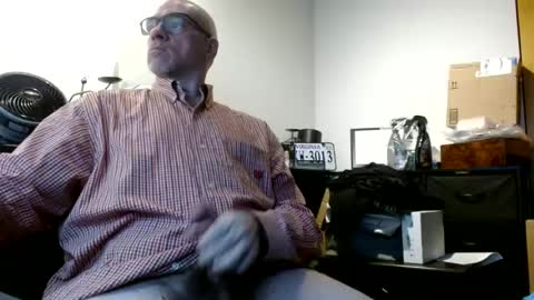 glaikind925958 online show from June 13, 2:55 am