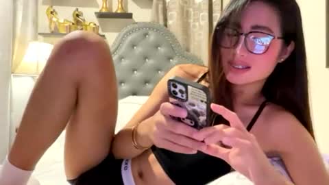gleiahong online show from August 2, 2:52 pm