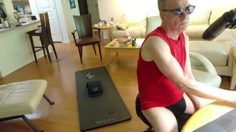 glennbitch online show from May 4, 6:36 pm