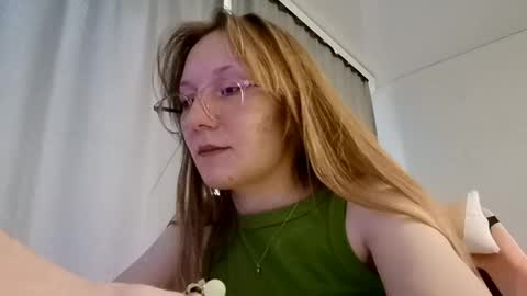Juliet online show from May 22, 3:08 pm