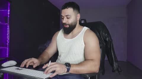 Matthew .. for short call me Matt online show from February 3, 10:25 pm