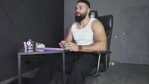 Matthew .. for short call me Matt online show from November 13, 7:44 am