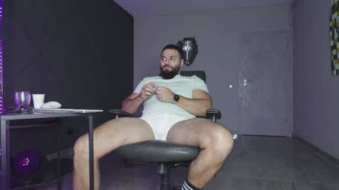 Matthew .. for short call me Matt online show from November 30, 5:25 am