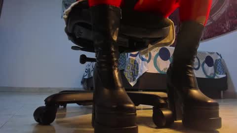 NYX online show from November 8, 8:12 pm