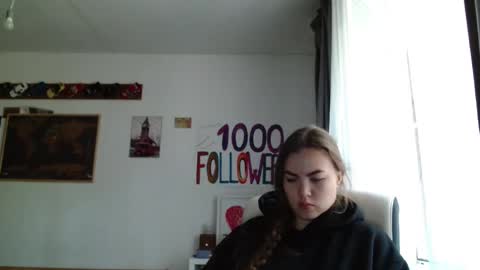 Snapshot of glitter_doll chatting on September 16, 8:17 am glitter_doll online show from September 16, 8:17 am