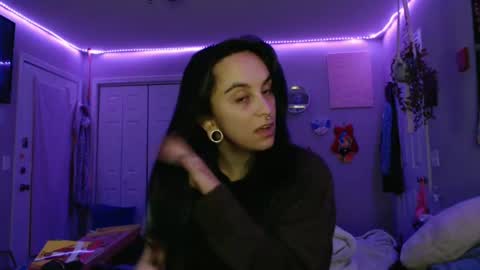 Snapshot of glitterspace chatting on October 12, 7:34 am anna online show from October 12, 7:34 am