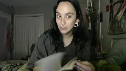 Snapshot of glitterspace chatting on October 6, 7:48 am anna online show from October 6, 7:48 am