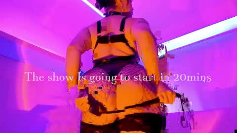 Mimi online show from April 27, 7:44 pm