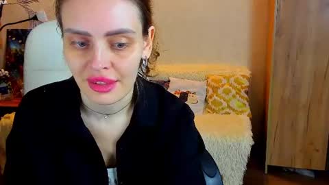 Gloria Wood online show from June 18, 7:08 pm