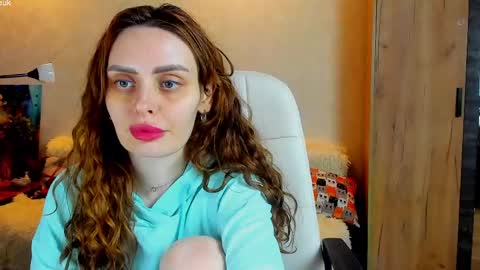 Gloria Wood online show from May 2, 5:52 pm