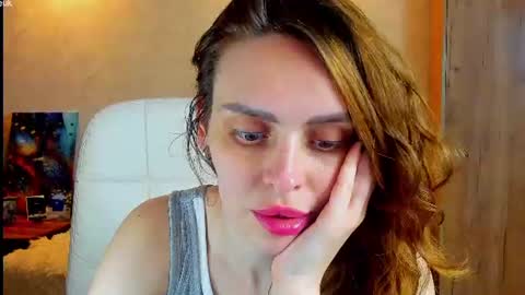 Gloria Wood online show from June 30, 7:45 pm