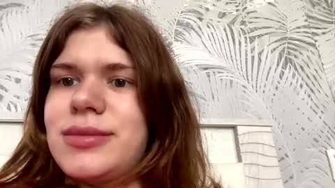  Roxy  online show from April 22, 11:17 am