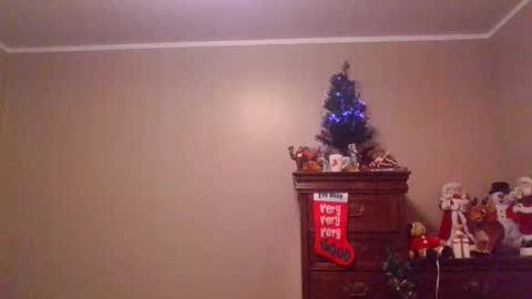 IDKIDCIDGAF online show from December 18, 1:45 am