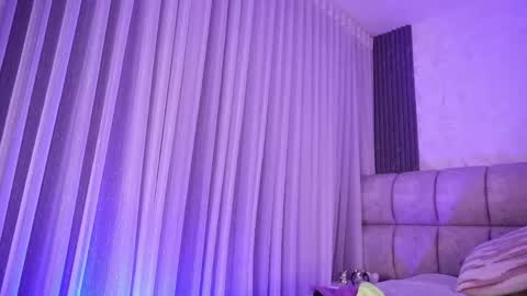 goddess_eli77 online show from April 22, 3:02 am
