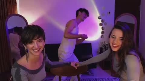   330 UTC2 girls   online show from July 2, 5:34 am