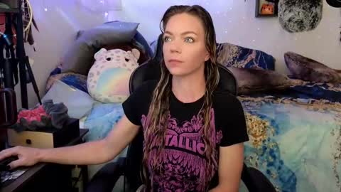 Patricia Mars           Goddess of Mars twitter thegoddessmindy online show from March 4, 3:37 pm