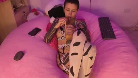vee online show from July 22, 11:18 pm