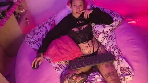 vee online show from July 20, 9:16 pm
